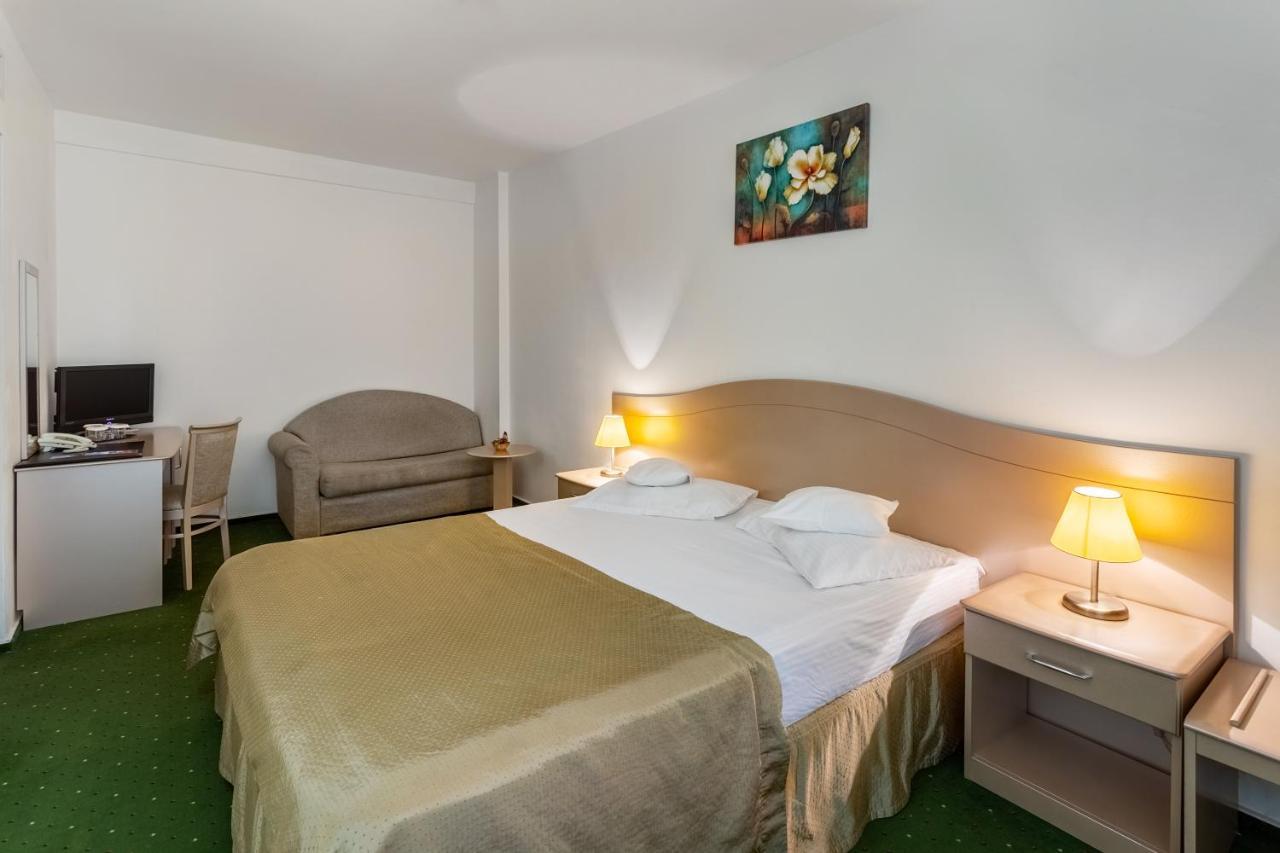 Hotel Bega エフォリエ・ノルド エクステリア 写真